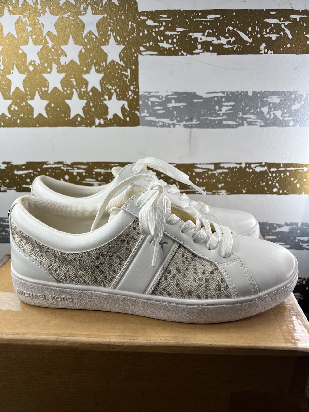 Michael Kors shoes - Picture 3 of 8